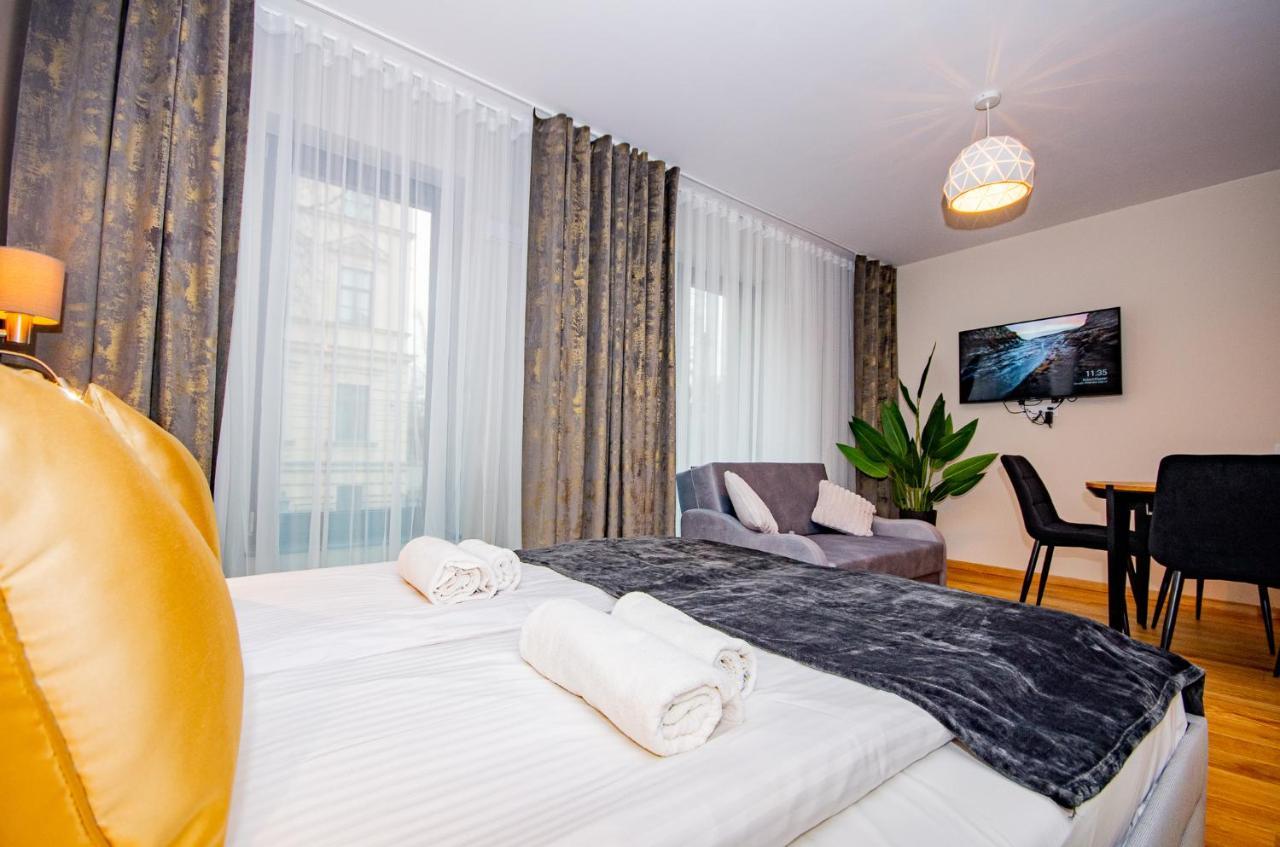 Inpoint Spacious Apartments Near Main Square & Kazimierz District Krakkó Kültér fotó